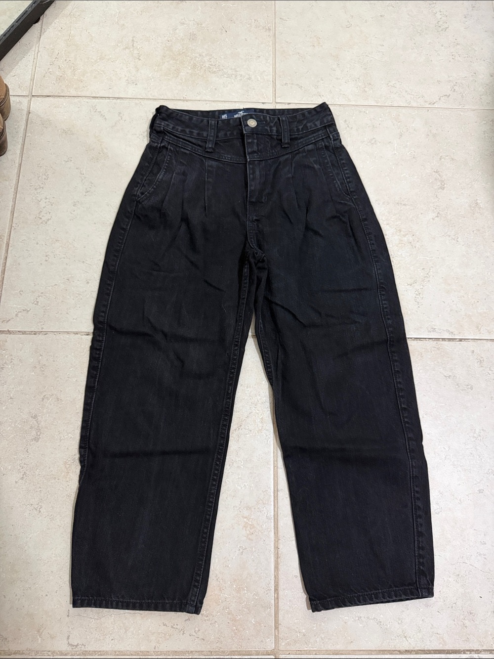 Hollister Black High-Rise Barrel Jeans
